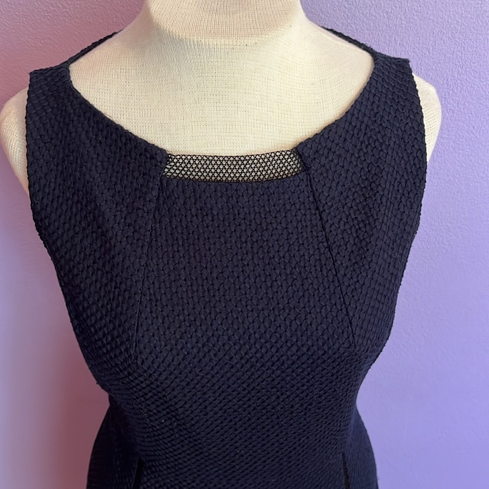 T Tahari Dark Navy Classic Sleeveless Textured Fit & Flare Sheath Dress Size 6
